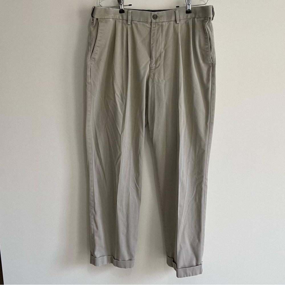 Dockers Men's Khaki Relaxed Fit Chinos